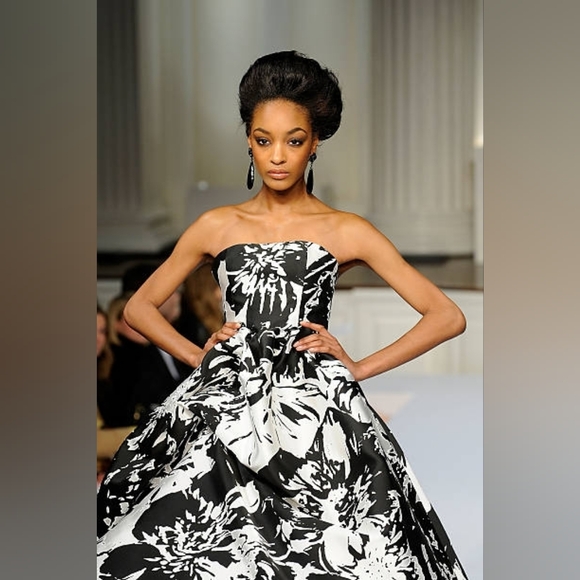 °$8,999 OSCAR DE LA RENTA ICONIC FLORAL WHT BLK SILVER RUNWAY GOWN DRESS 4 or 8 - Picture 8 of 11